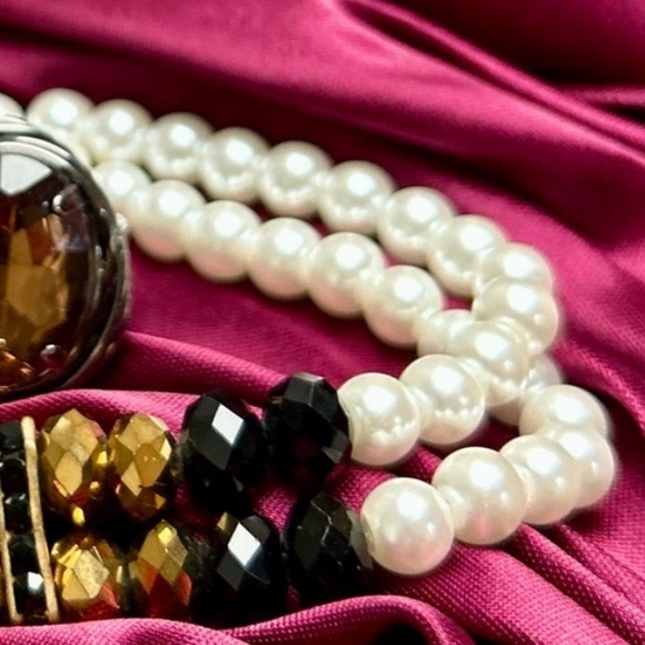 *SET* Elegant Pearl Bracelet with Black & Gold Crystals, With Garnet Ring - Picture 4 of 7